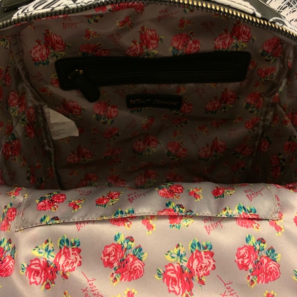 🔥Colorful Inside🔥Hearts & Roses Backpack - Picture 7 of 8